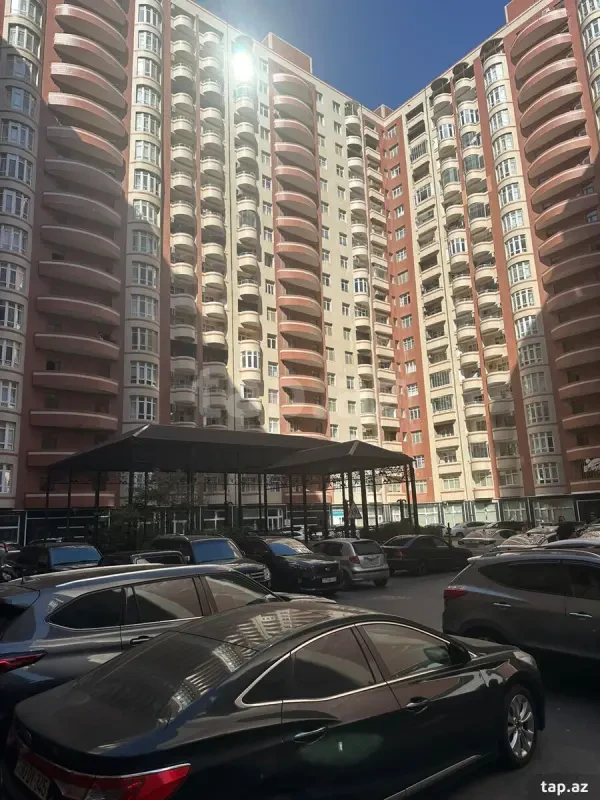 Satılır 3 otaqlı yeni tikili 137 m²