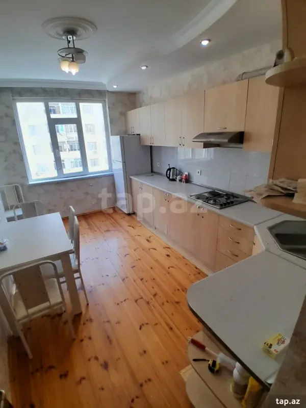 Kirayə verilir 2 otaqlı yeni tikili 70 m²