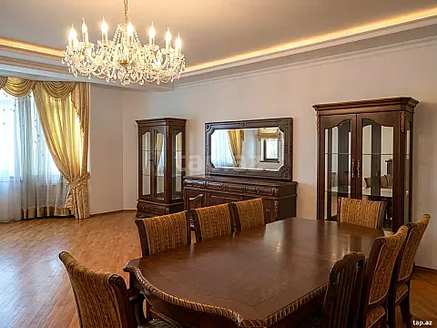 Kirayə verilir 3 otaqlı yeni tikili 130 m² — Bakı 3 otaq 130.00 m²