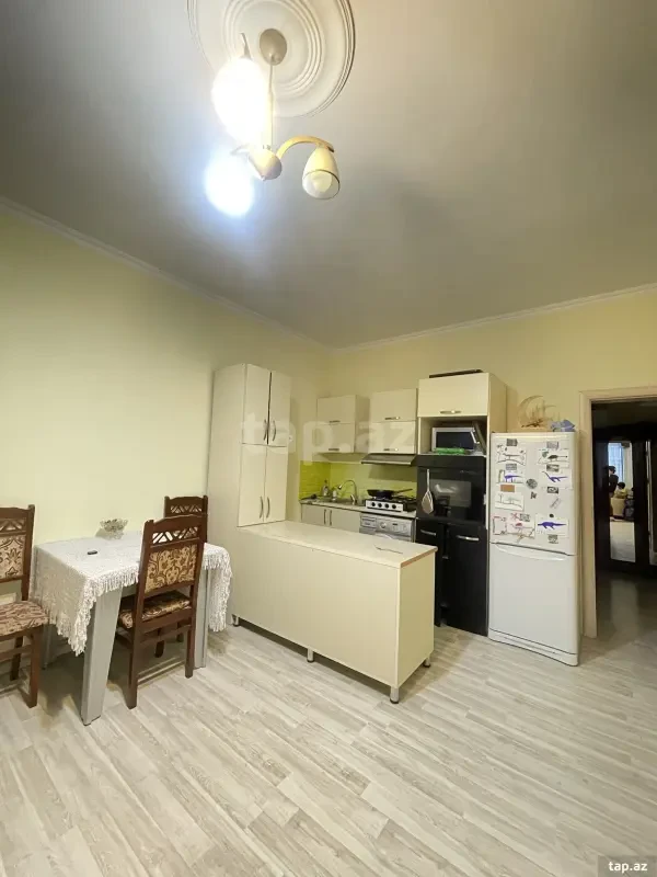 Kirayə verilir 2 otaqlı yeni tikili 75 m²