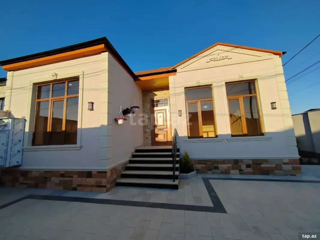 Satılır 4 otaqlı həyət evi 130 m²