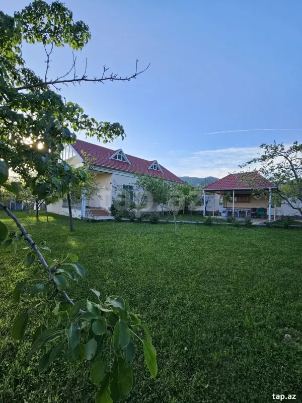 Satılır 3 otaqlı həyət evi 100 m²