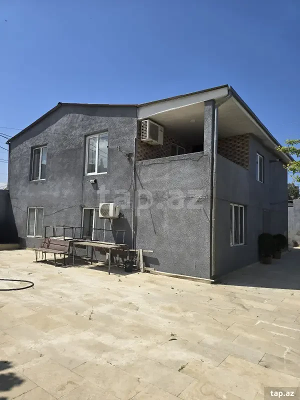 Satılır 6 otaqlı həyət evi 180 m²