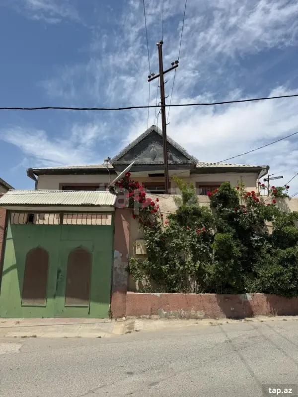 Satılır 5 otaqlı həyət evi 144 m²