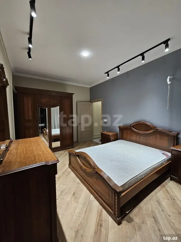 Kirayə verilir 2 otaqlı yeni tikili 80 m²