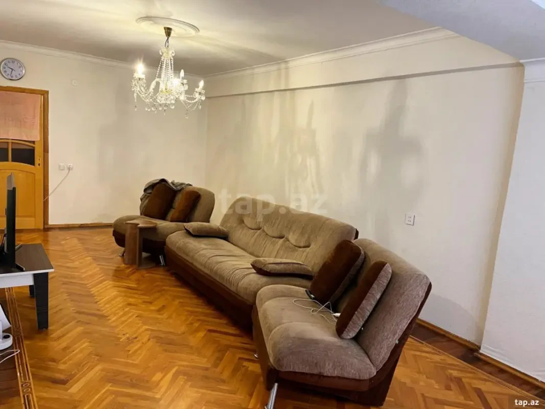 Kirayə verilir 2 otaqlı mənzil 90 m²
