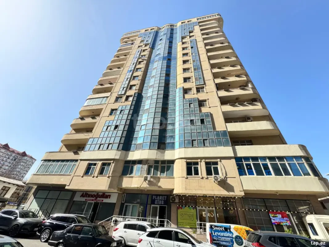 Satılır 3 otaqlı yeni tikili 135 m²