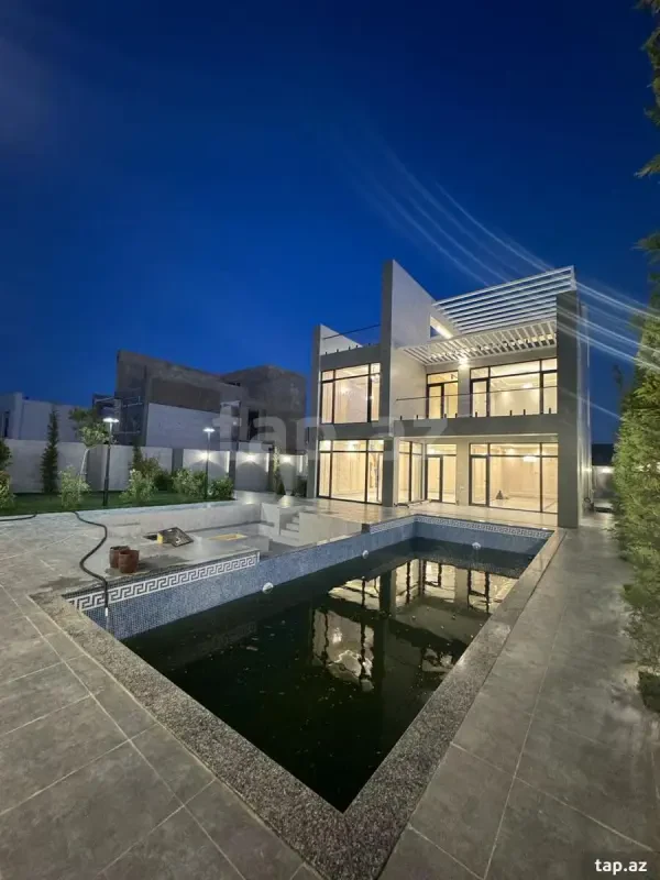 Satılır 8 otaqlı həyət evi 480 m²