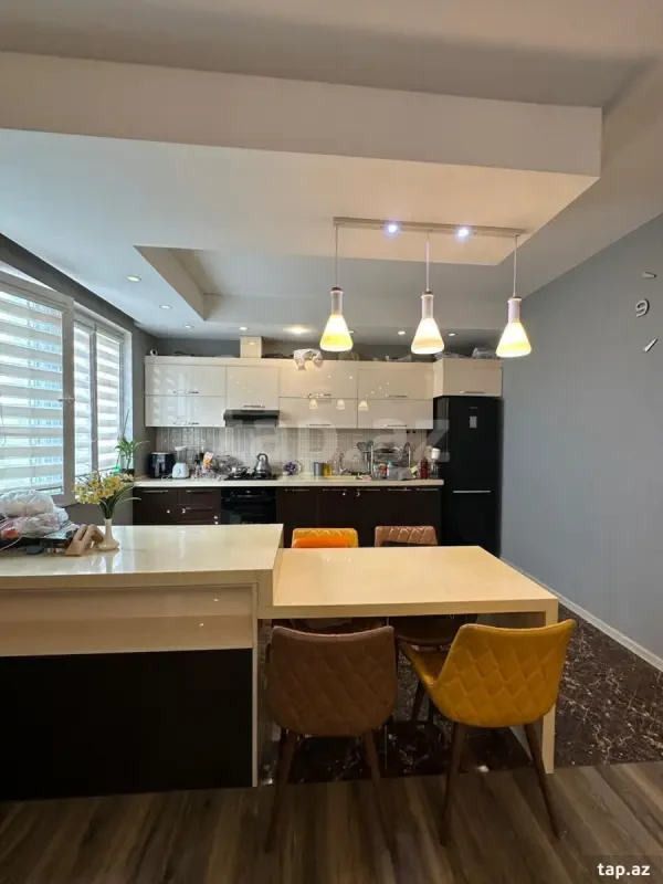 Satılır 8 otaqlı həyət evi 320 m²