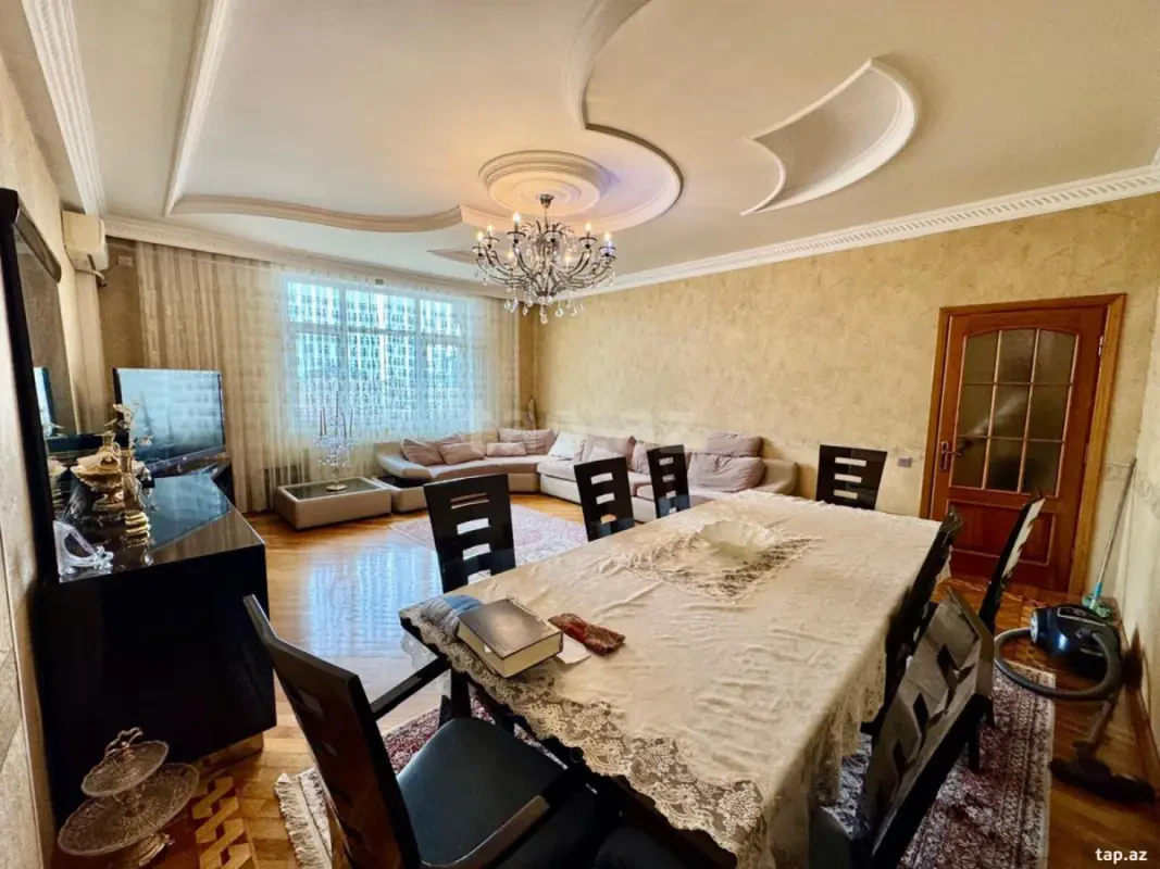 Satılır 3 otaqlı yeni tikili 150 m²