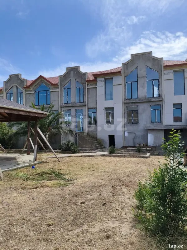 Satılır 6 otaqlı həyət evi 350 m²