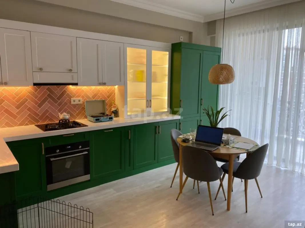 Kirayə verilir 3 otaqlı yeni tikili 100 m²