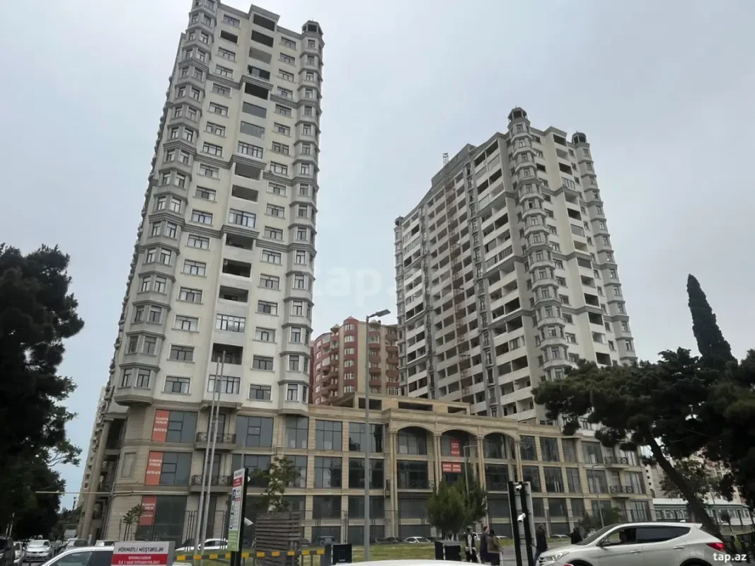 Satılır 3 otaqlı yeni tikili 136 m²