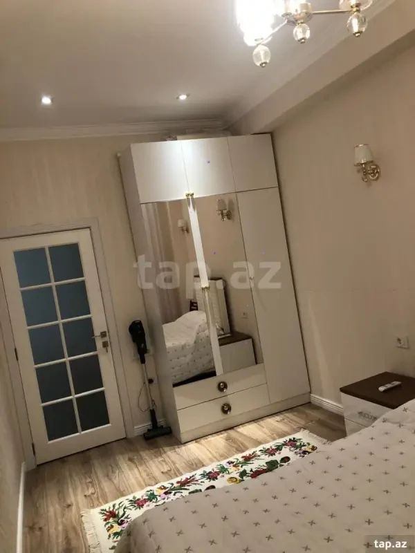 Kirayə verilir 2 otaqlı yeni tikili 68 m²