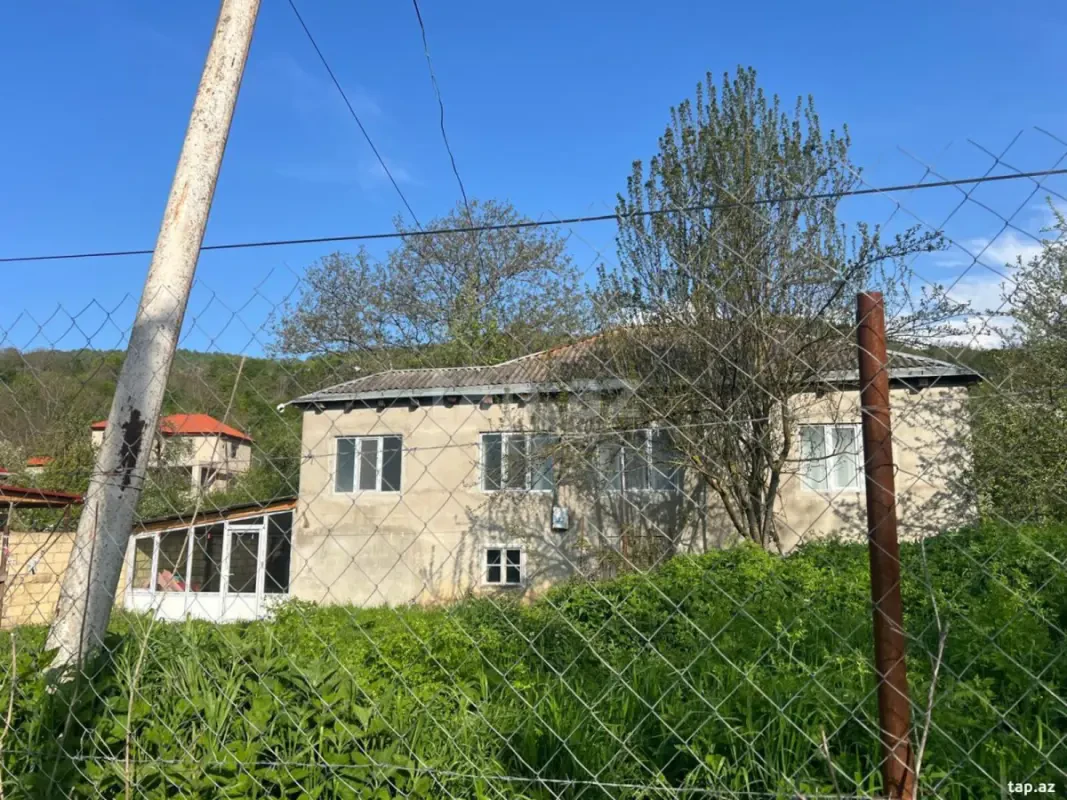Satılır 3 otaqlı həyət evi 200 m²