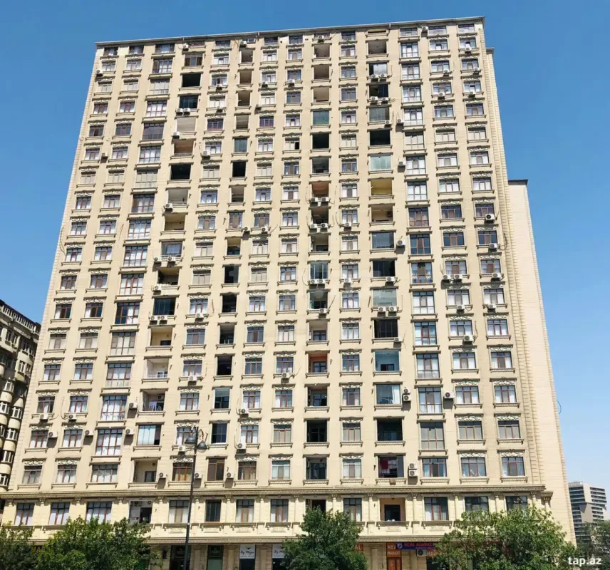 Kirayə verilir 3 otaqlı yeni tikili 130 m²