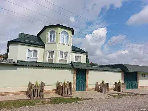 Satılır 10 otaqlı həyət evi 230 m² — Quba 10 otaq 230.00 m²