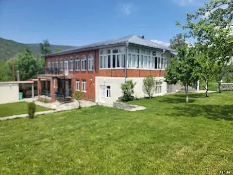 Kirayə verilir 9 otaqlı həyət evi 300 m² — İsmayıllı 9 otaq 300.00 m²