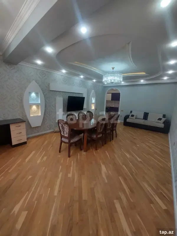 Kirayə verilir 3 otaqlı yeni tikili 109 m²