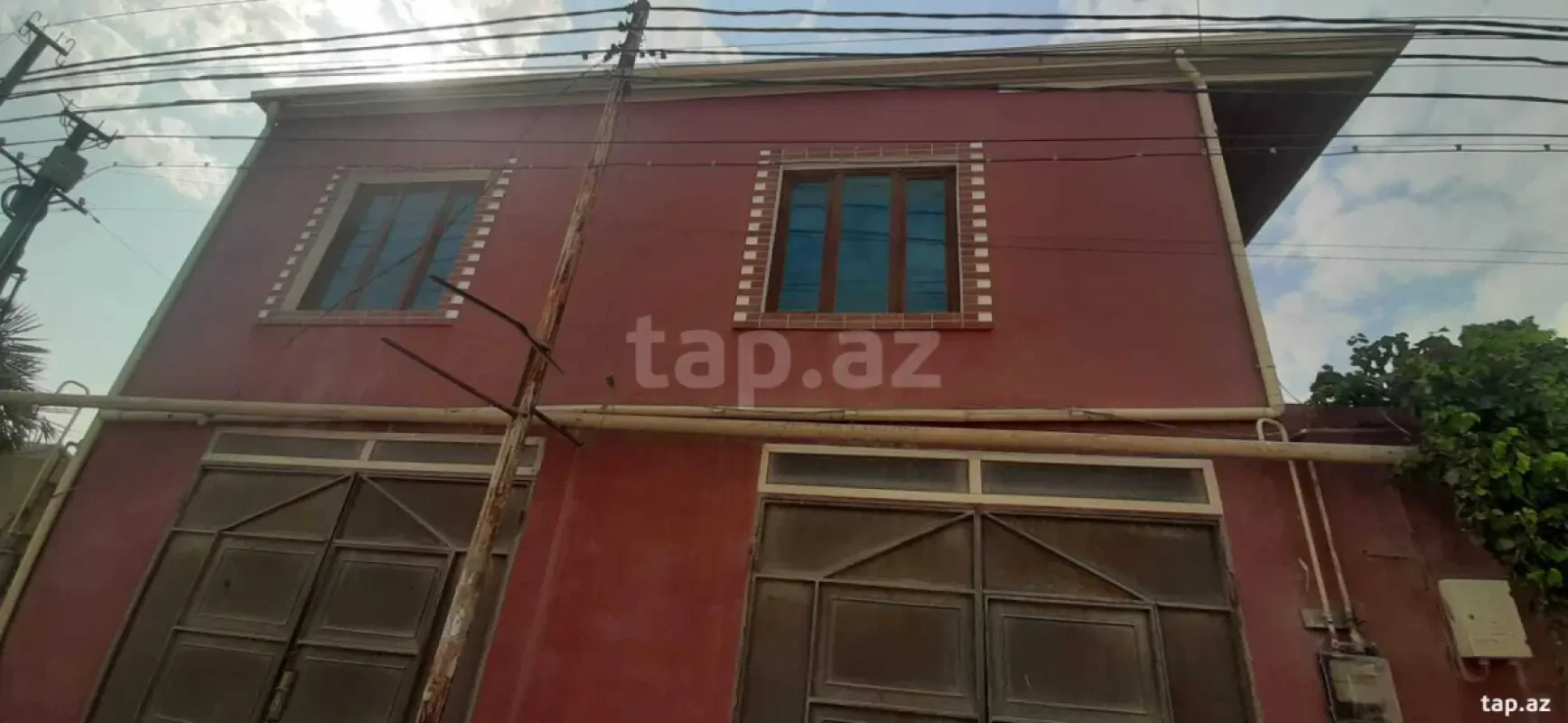 Satılır 4 otaqlı həyət evi 200 m²