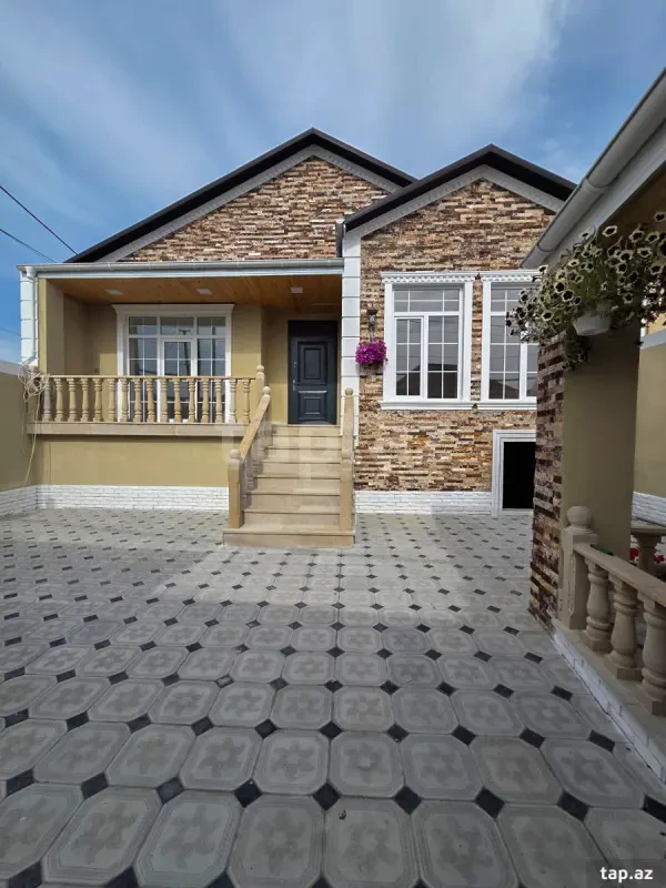 Satılır 4 otaqlı həyət evi 250 m²