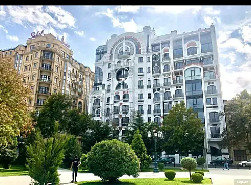 Kirayə verilir 3 otaqlı yeni tikili 180 m² — Bakı 3 otaq 180.00 m²