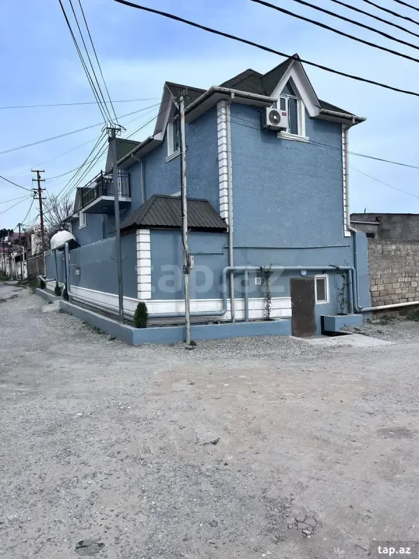 Satılır 4 otaqlı həyət evi 130 m²