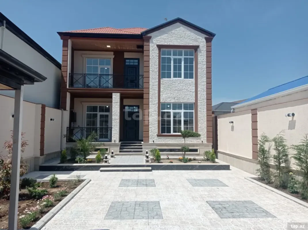 Satılır 6 otaqlı həyət evi 220 m²