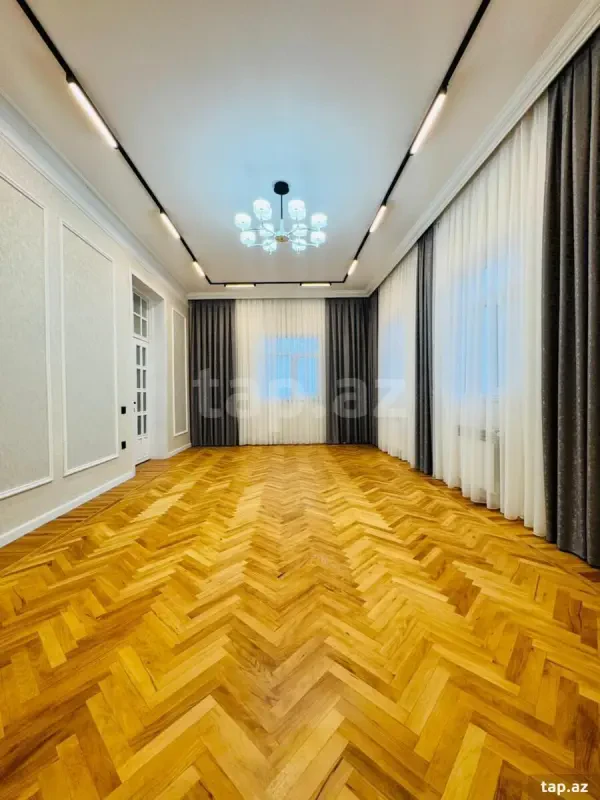 Satılır 5 otaqlı mənzil 140 m²