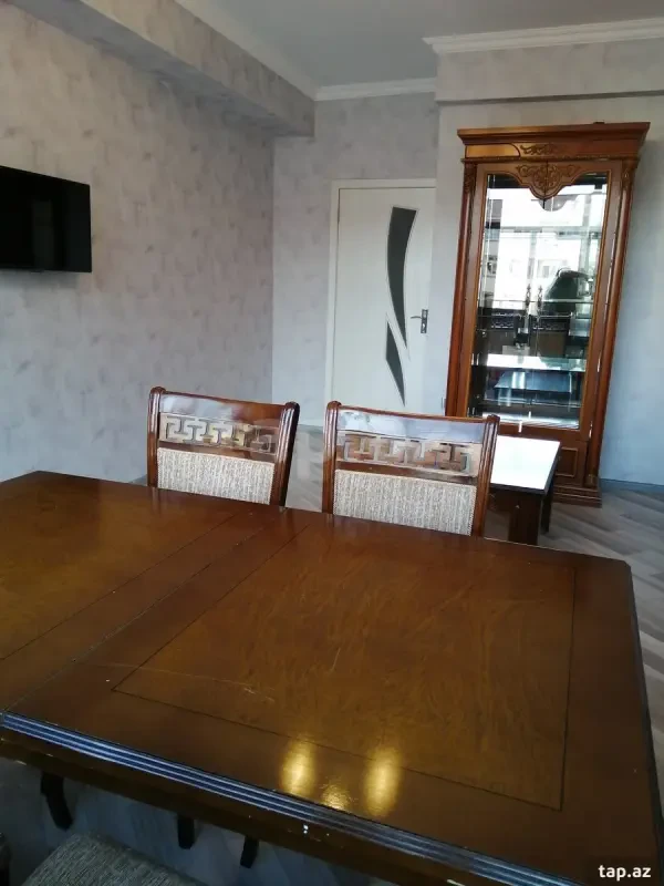 Kirayə verilir 3 otaqlı yeni tikili 60 m²