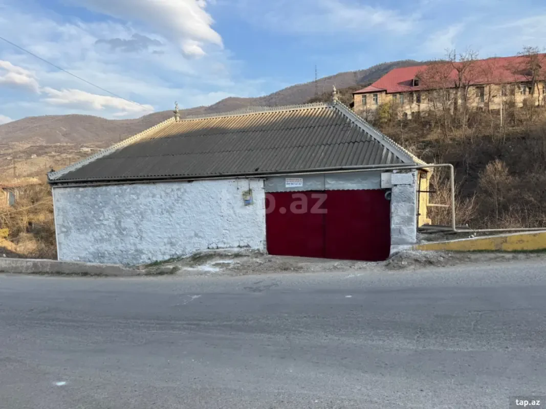 Satılır 5 otaqlı həyət evi 400 m²