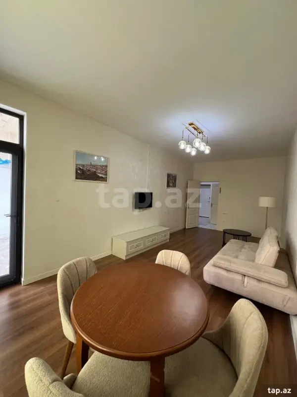 Kirayə verilir 2 otaqlı yeni tikili 70 m²