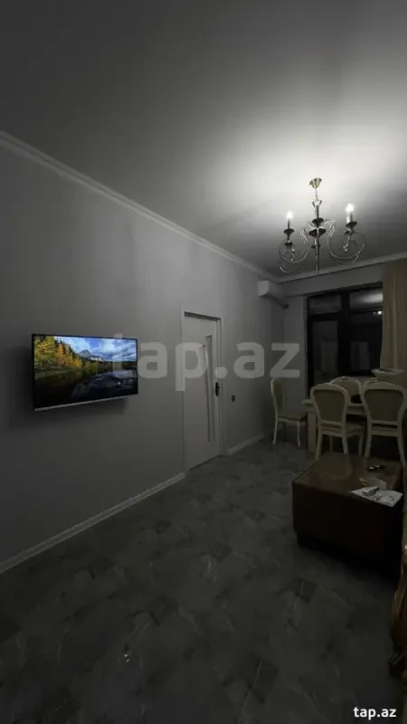 Kirayə verilir 3 otaqlı yeni tikili 75 m²