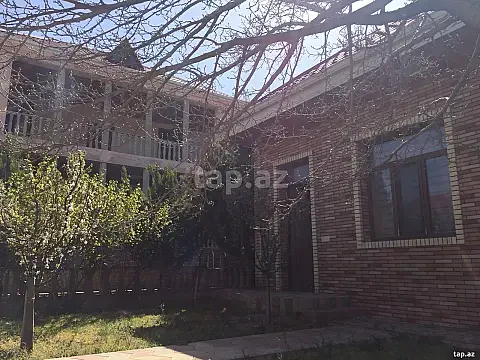 Kirayə verilir 8 otaqlı həyət evi 300 m² — Bakı 8 otaq 300.00 m²