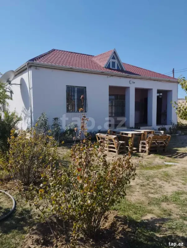 Satılır 3 otaqlı həyət evi 100 m²
