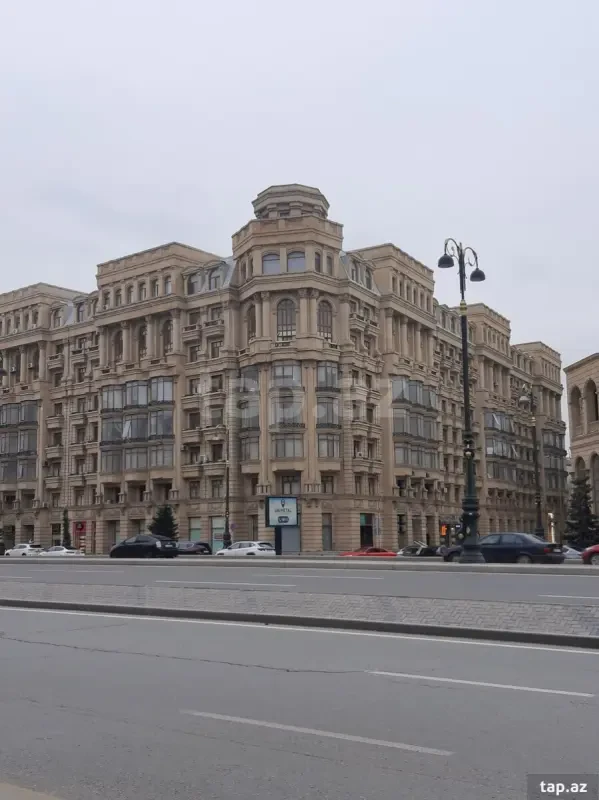 Satılır 5 otaqlı yeni tikili 186 m²