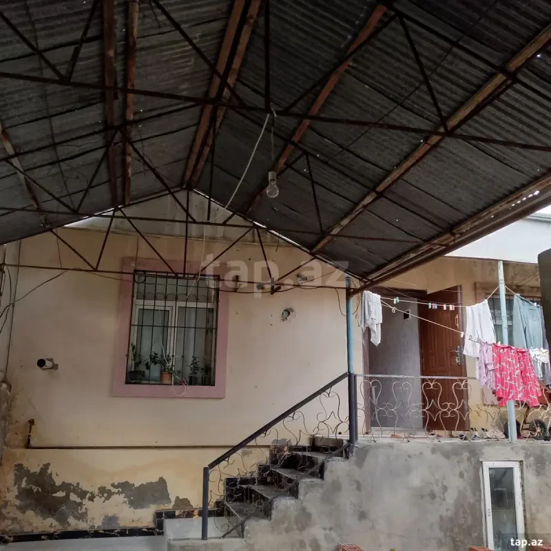 Satılır 3 otaqlı həyət evi 100 m²