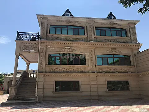 Kirayə verilir 9 otaqlı həyət evi 2000 m² — Bakı, Novxanı 9 otaq 2000.00 m²
