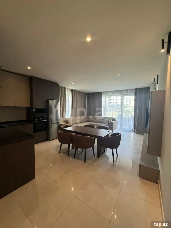Kirayə verilir 3 otaqlı yeni tikili 140 m²