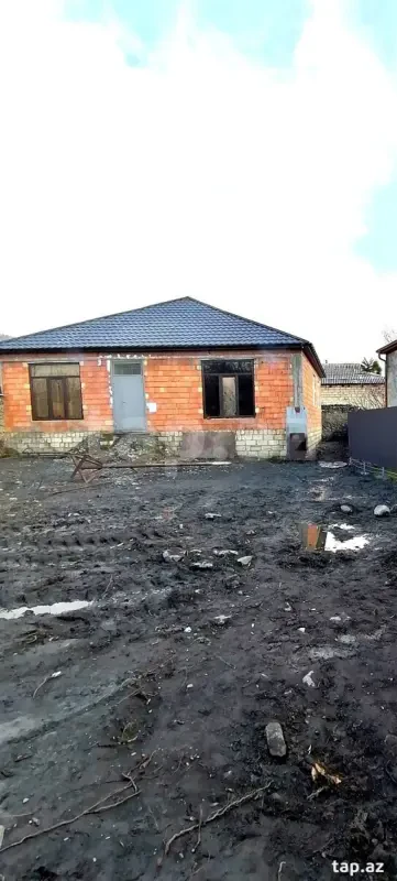 Satılır 4 otaqlı həyət evi 122 m²