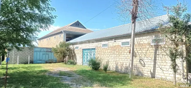 Satılır 6 otaqlı həyət evi 500 m² — Göyçay 6 otaq 500.00 m²