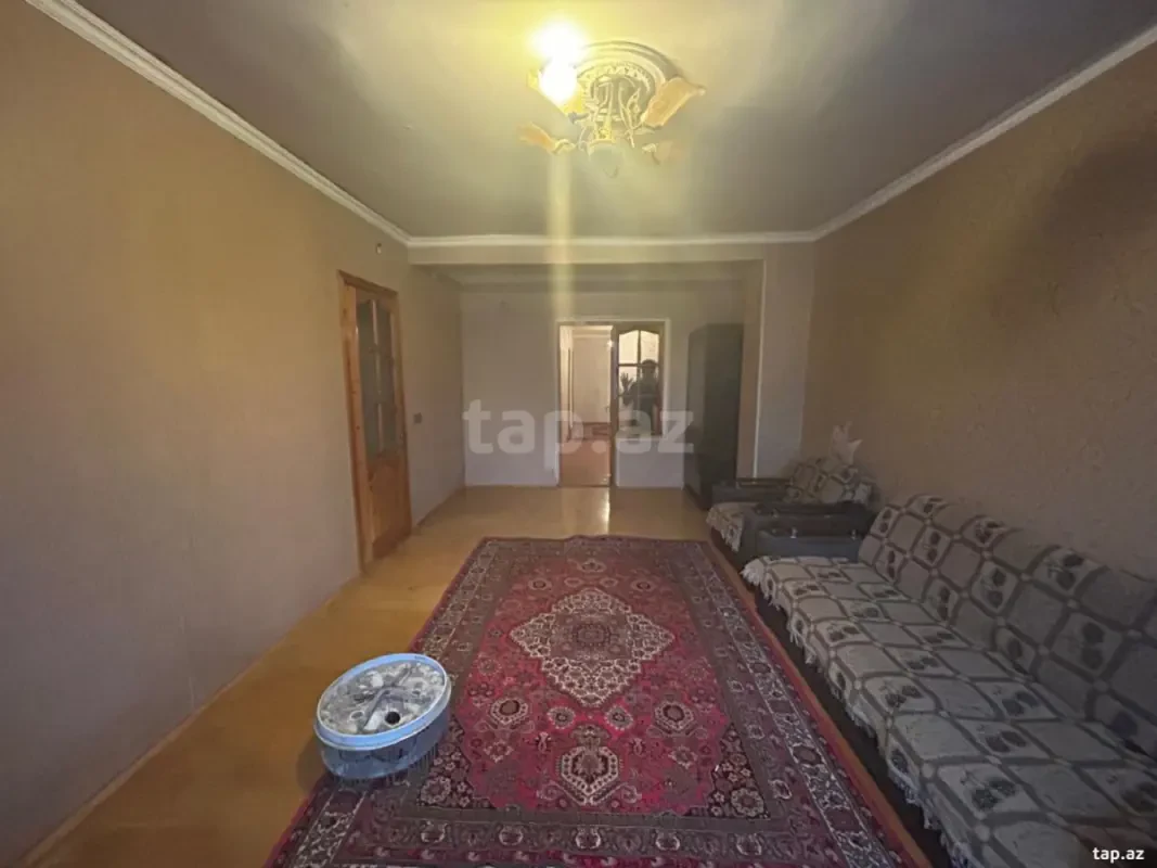 Satılır 5 otaqlı mənzil 40 m²