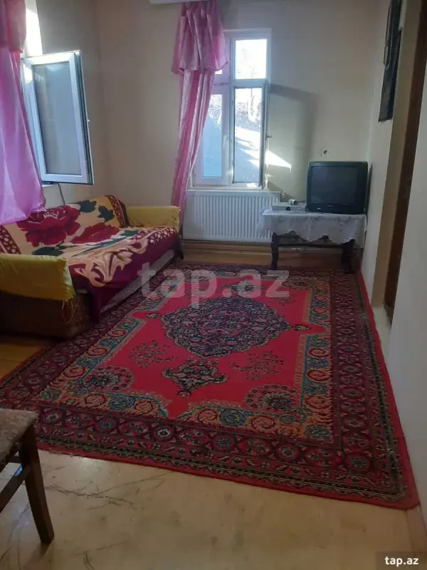 Kirayə verilir 2 otaqlı həyət evi 60 m²