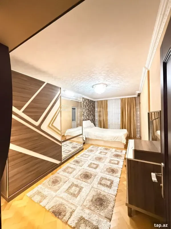 Satılır 3 otaqlı yeni tikili 135 m²