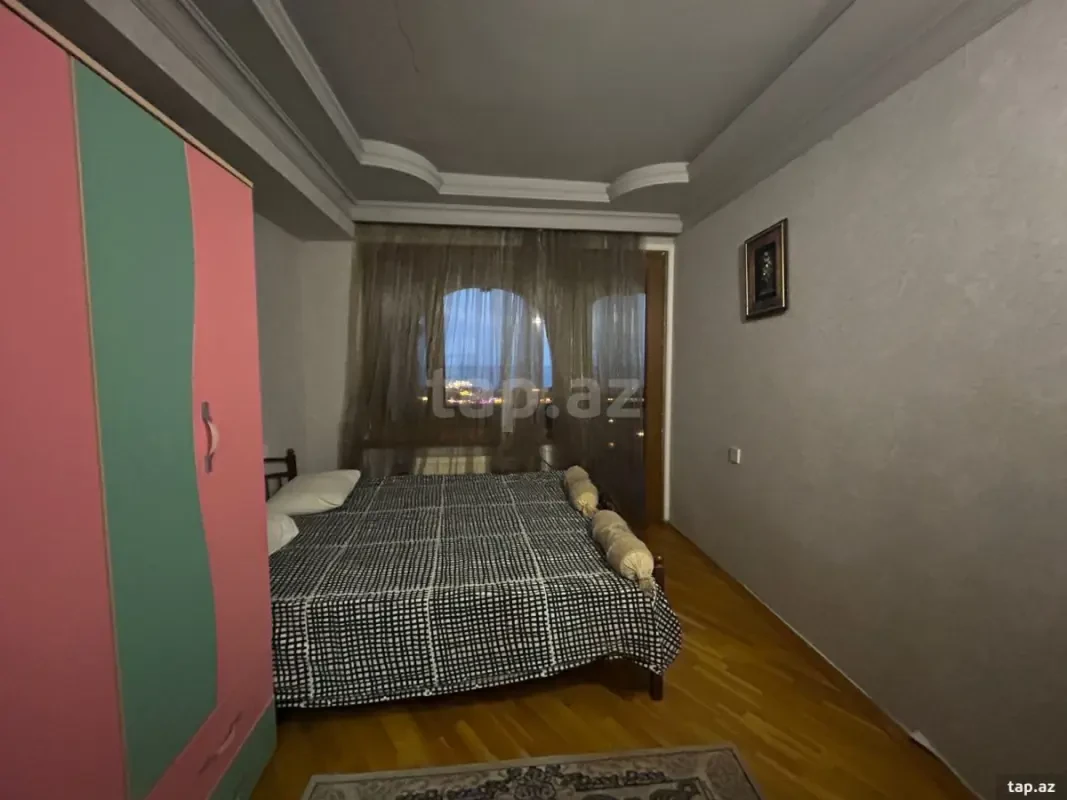 Kirayə verilir 4 otaqlı mənzil 115 m²