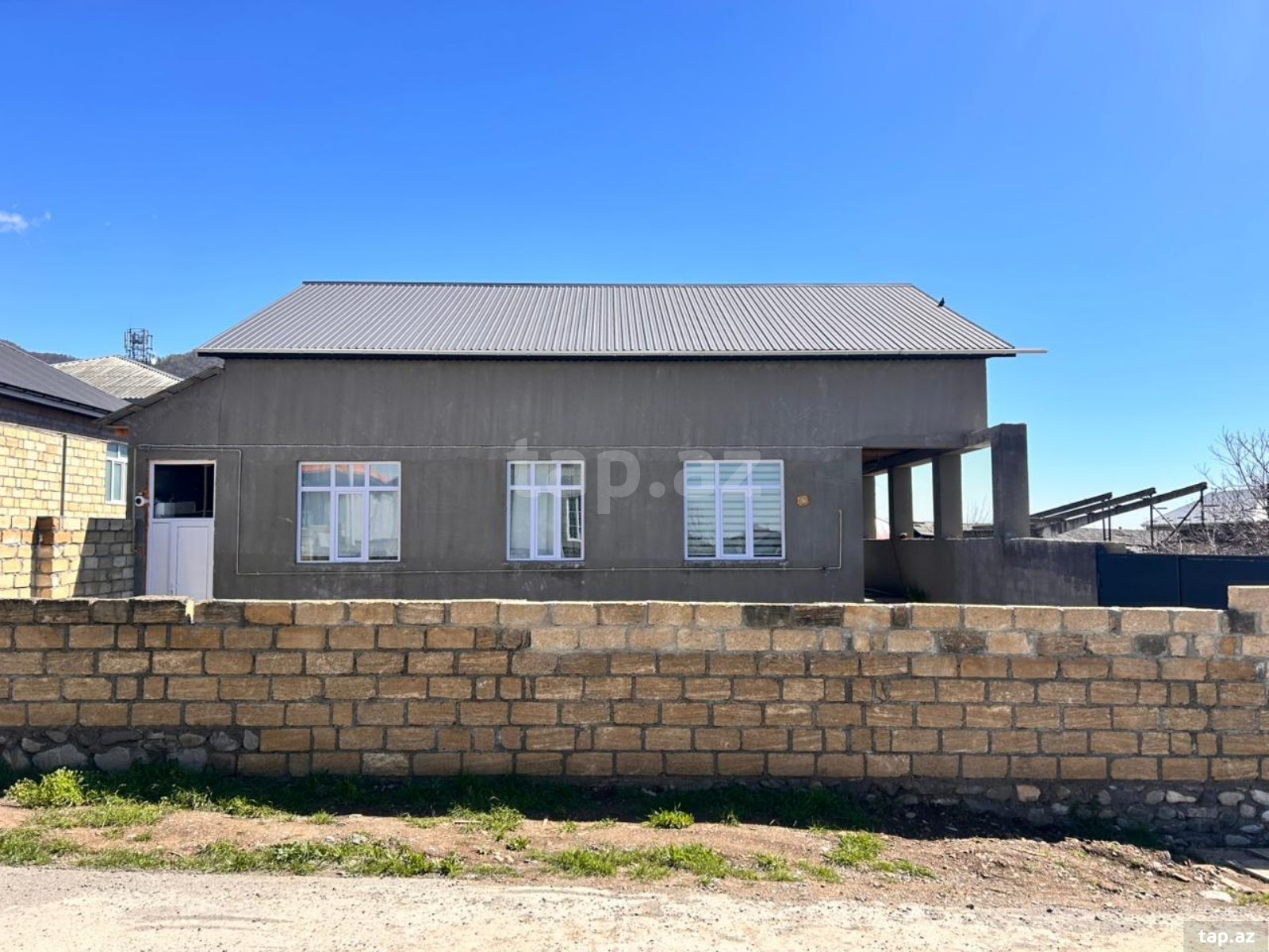 Satılır 8 otaqlı həyət evi 110 m²
