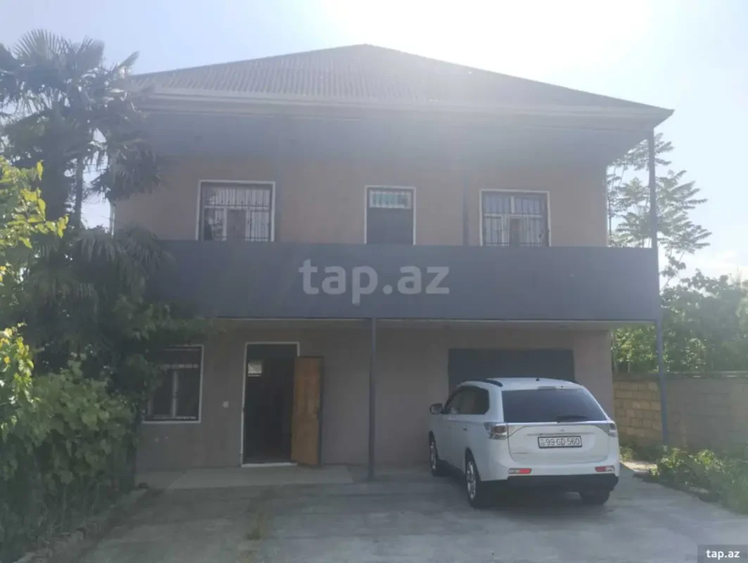 Satılır 5 otaqlı həyət evi 240 m²