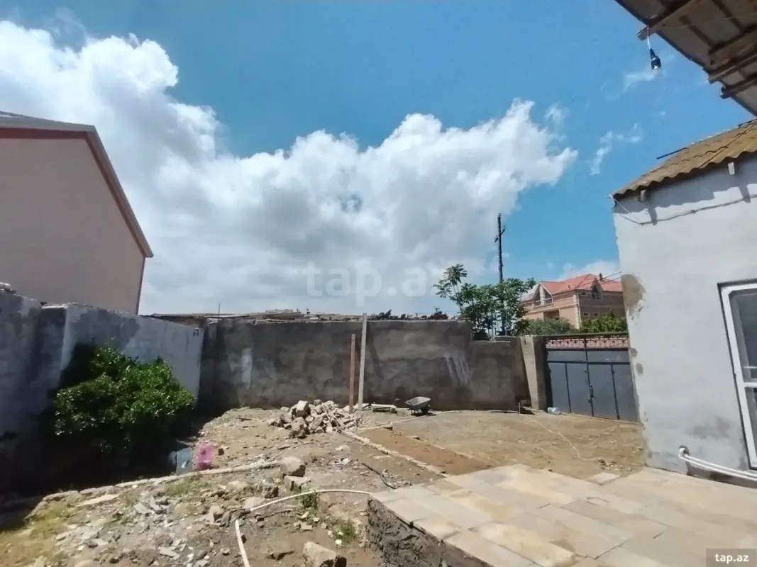 Satılır 3 otaqlı həyət evi 3.33 m²