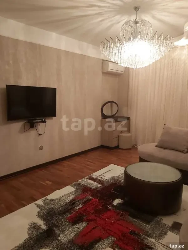 Kirayə verilir 2 otaqlı yeni tikili 80 m²