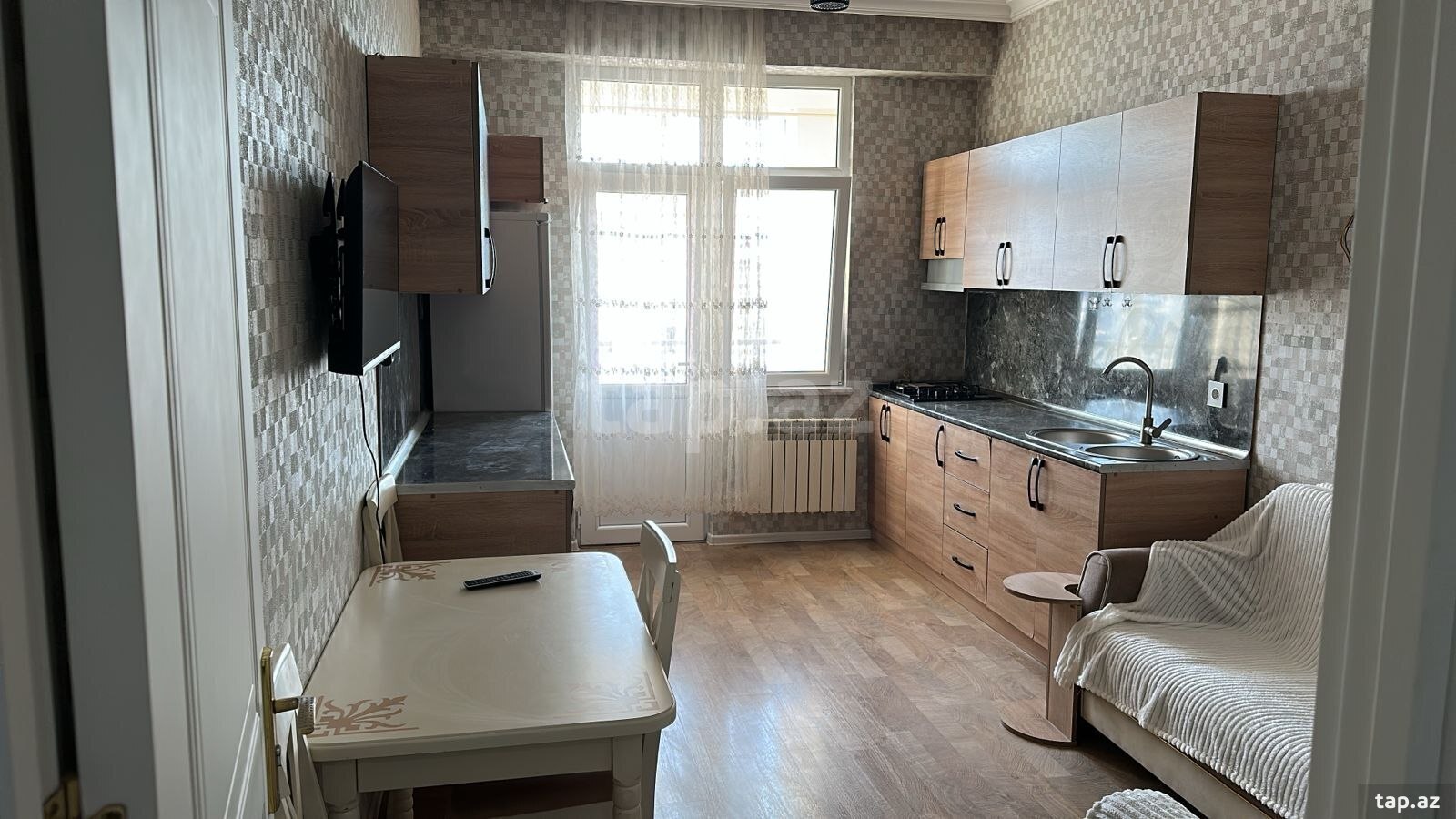 Kirayə verilir 2 otaqlı yeni tikili 65 m²